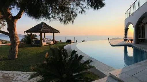 Estate located in a Nature-paradise on it’s own 120.000 sqm. peninsula - Cala Boix - S. Carlos - Ibiza Estate located in a Nature-paradise on it’s own 120.000 sqm. peninsula - Cala Boix - S. Carlos - Ibiza